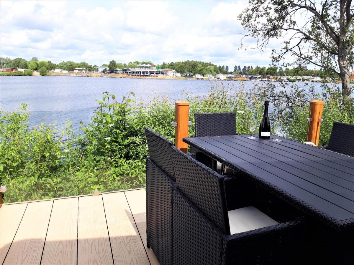 Tattershall Lakeside Lodge Indulgent Wheelchair Accessible 8 Berth With Hot Tub Exterior photo